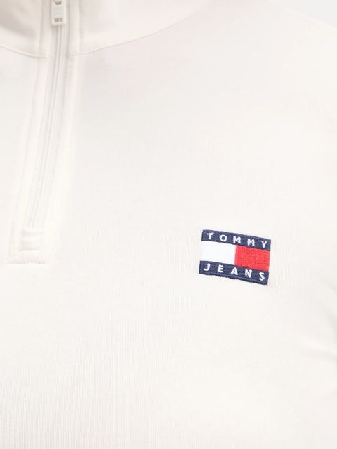 Tommy Jeans longsleeve kolor beżowy z półgolfem DW0DW21567