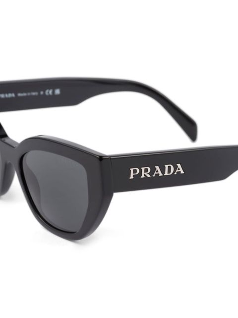 Prada Eyewear logo-print cat-eye sunglasses - Black - zdjęcie produktu nr 2