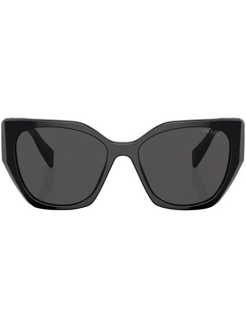 Prada Eyewear logo-plaque cat-eye sunglasses - Black - zdjęcie produktu nr 1