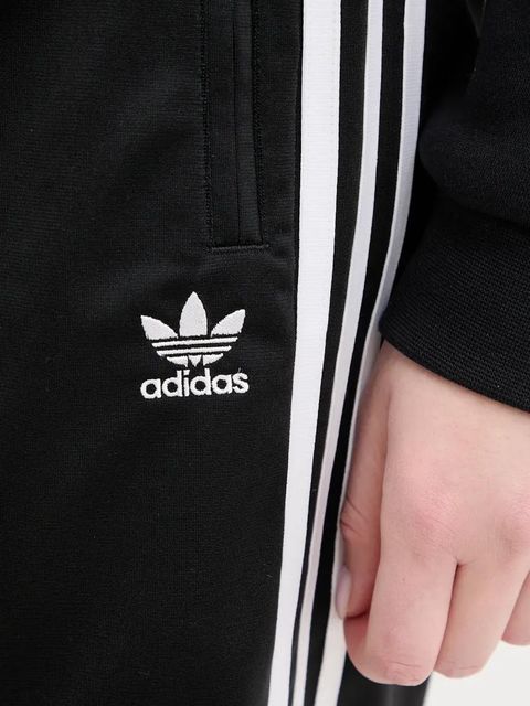 adidas Originals szorty Firebird damskie kolor czarny z aplikacją high waist JD0286 - zdjęcie produktu nr 2