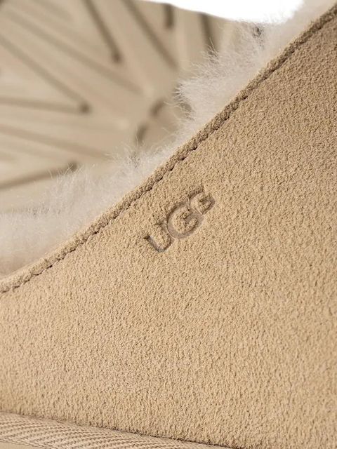 UGG klapki zamszowe Greenport Slide damskie kolor beżowy na platformie 1167610-SAN - zdjęcie produktu nr 2