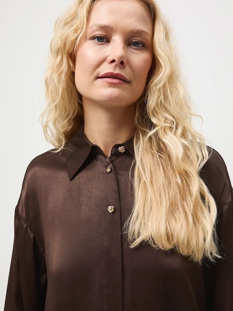 Medicine koszula damska kolor brązowy relaxed z kołnierzykiem klasycznym