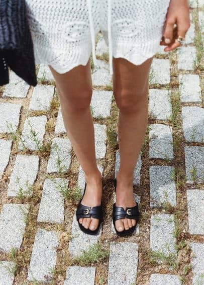 Sandały skórzane ze sprzączką