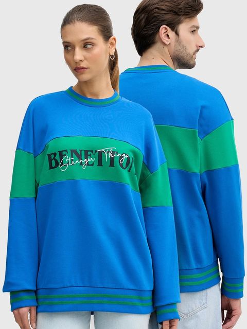 United Colors of Benetton bluza bawełniana x Stranger Things kolor niebieski z nadrukiem 342ZU10BA