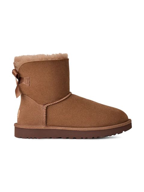 UGG śniegowce zamszowe Mini Bailey Bow II kolor brązowy 1016501.RYK