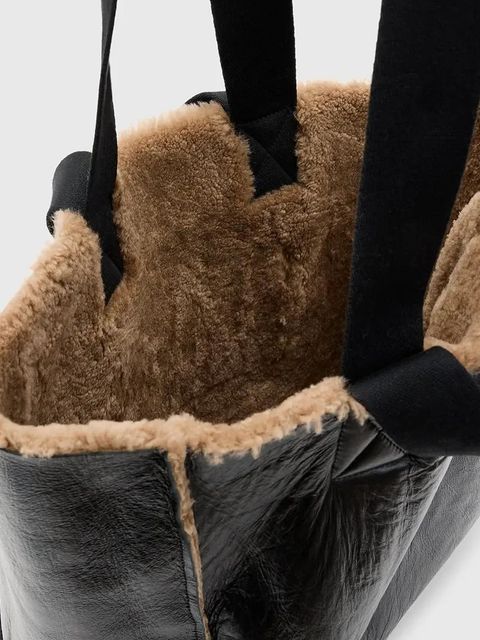 AllSaints torebka skórzana dwustronna IZZY SHEARLING kolor brązowy W056XB