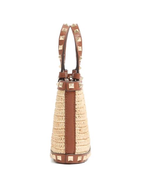 Valentino Garavani mini Rockstud raffia tote bag - Neutrals