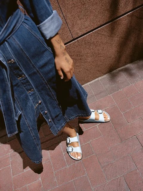 Birkenstock klapki skórzane Arizona Big Buckle damskie kolor niebieski 1030327