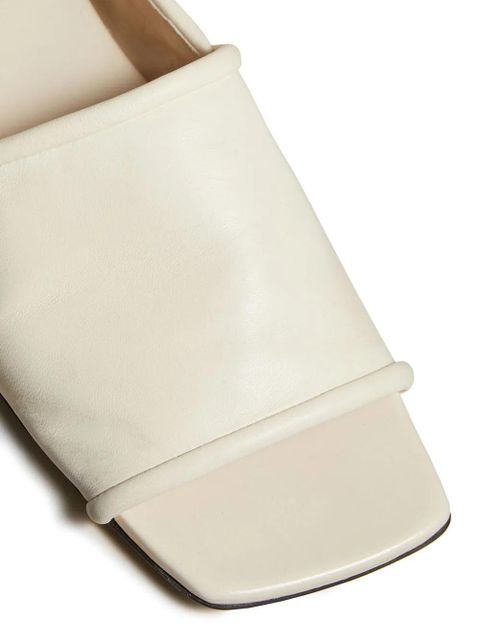 KHAITE The Stagg flat sandals - Neutrals - zdjęcie produktu nr 2