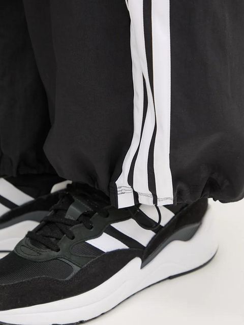 adidas spodnie dresowe Essentials damskie kolor czarny z aplikacją JE1306