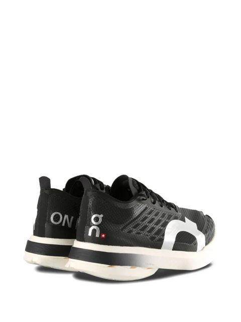 On Running Cloudboom Strike sneakers - Black