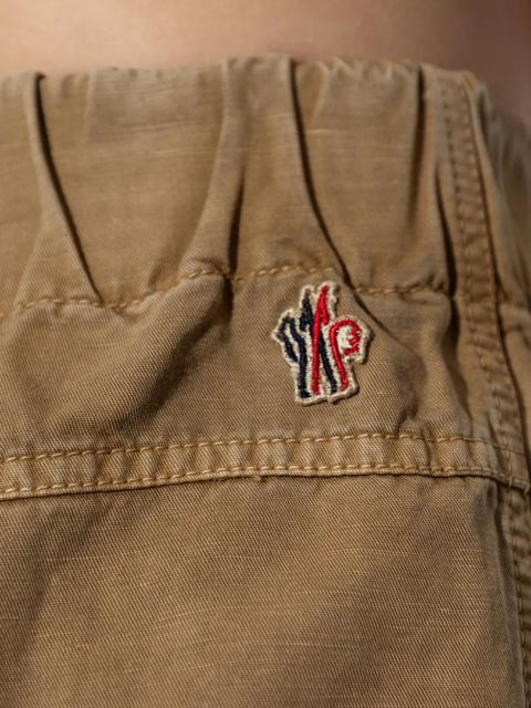 Moncler Grenoble pleated logo-patch shorts - Neutrals