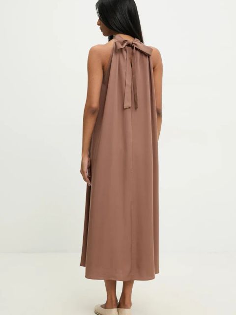 Answear Lab sukienka kolor brązowy midi rozkloszowana