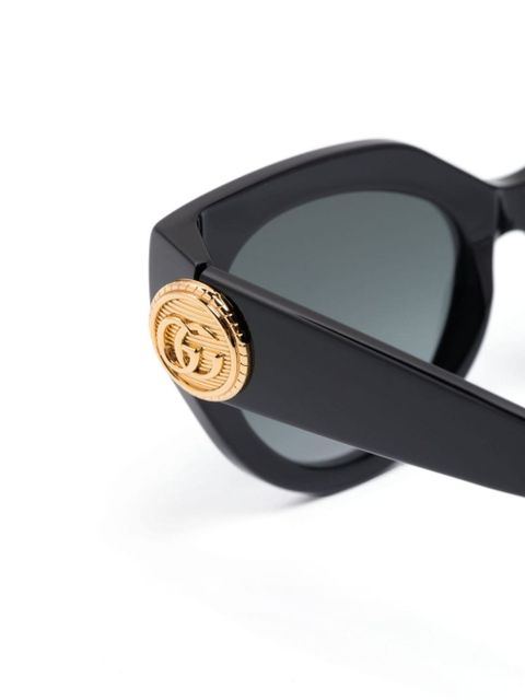 Gucci Eyewear logo-plaque cat eye-frame sunglasses - Black