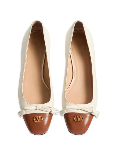 Valentino Garavani Valet Du Roi Kidskin ballerina 25mm - Neutrals