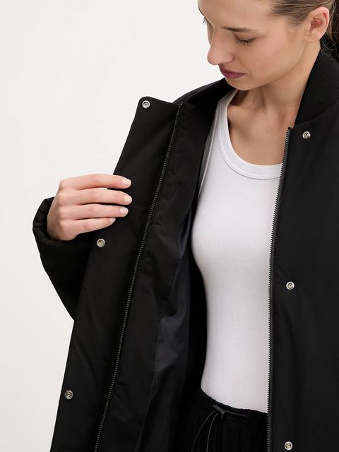 Calvin Klein Performance kurtka kolor czarny zimowa oversize LVGWF5J402