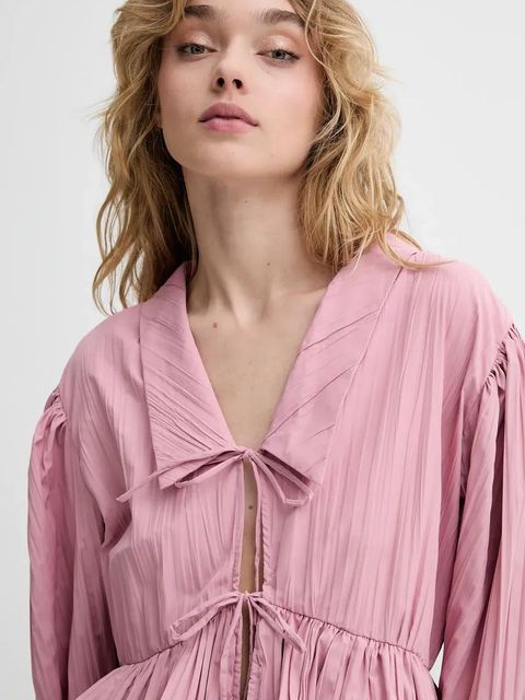 Stine Goya koszula damska kolor różowy relaxed z kołnierzykiem klasycznym SG-SS25-T054-2342