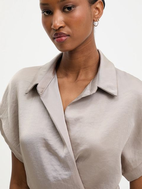 Answear.LAB sukienka kolor beżowy midi prosta