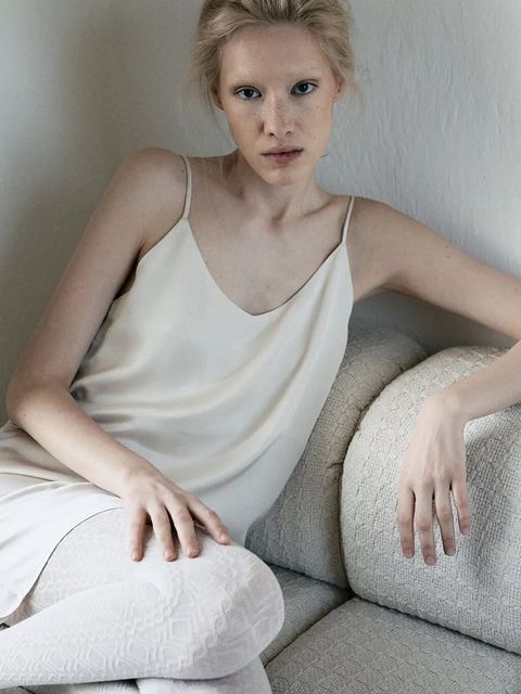 MUUV. sukienka FEU kolor beżowy mini rozkloszowana