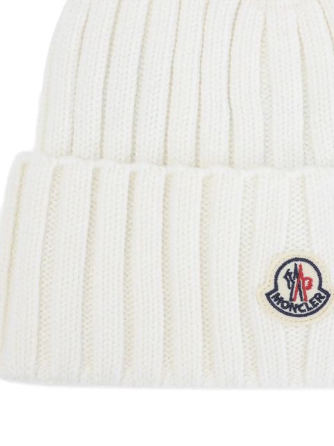 Moncler logo-patch ribbed beanie - White