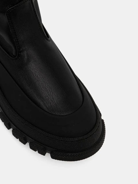 Weekend Max Mara kozaki BALLATA damskie kolor czarny na płaskim obcasie 2425796075600