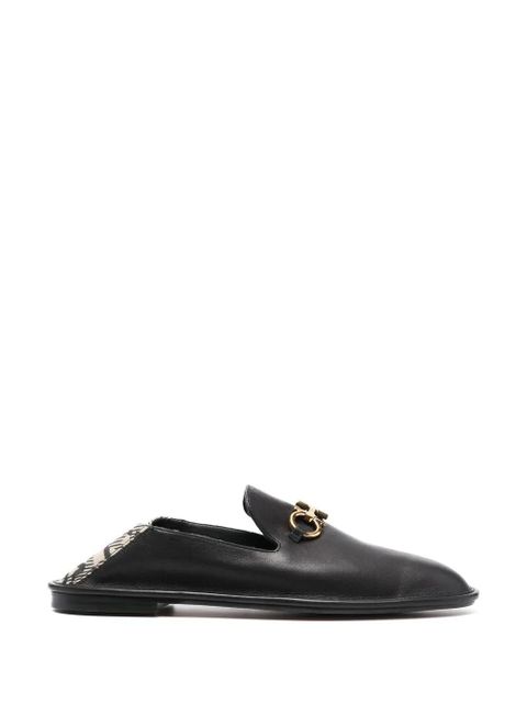 Ferragamo buckled leather loafers - Black