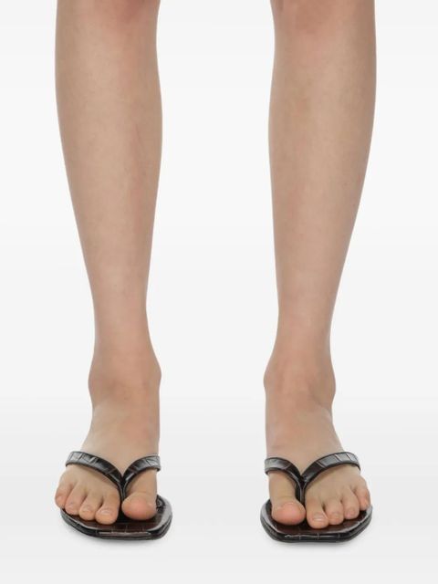 TOTEME crocodile-effect leather flat sandals - Brown