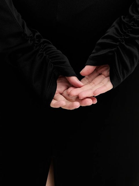 Patrizia Pepe sukienka kolor czarny midi dopasowana 8A1505 J303