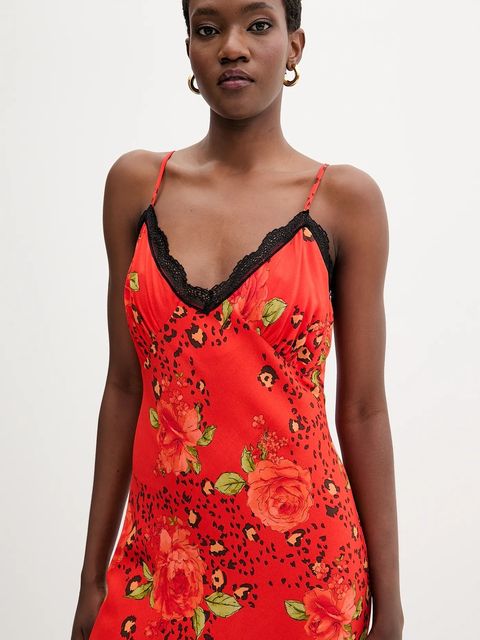 Never Fully Dressed sukienka kolor czerwony maxi rozkloszowana NFDDR3097