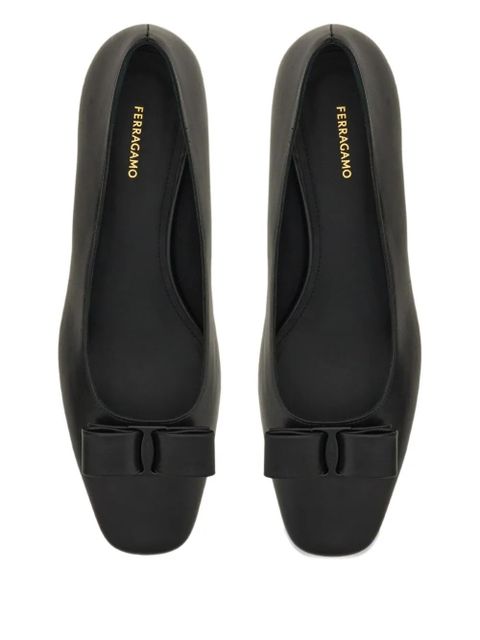 Ferragamo 30mm Iconic bow pumps - Black