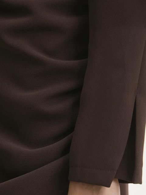 Answear.LAB sukienka kolor brązowy midi dopasowana