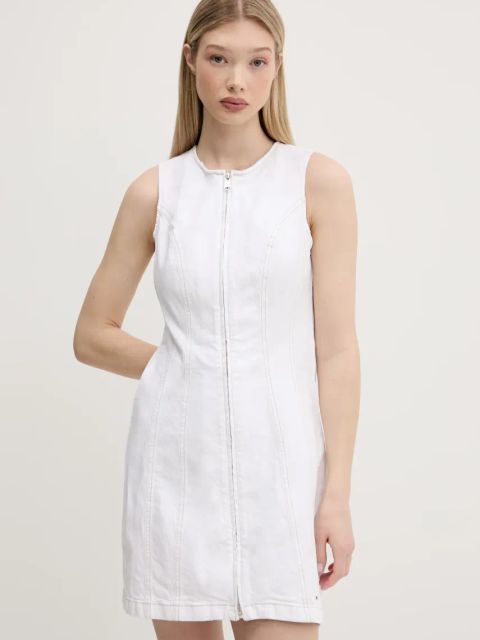 Tommy Jeans sukienka jeansowa kolor biały mini dopasowana DW0DW20420
