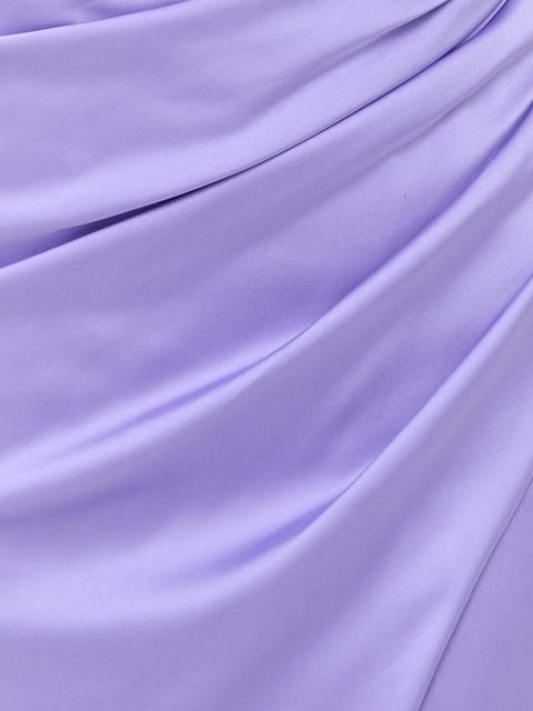 Bardot sukienka kolor fioletowy midi dopasowana