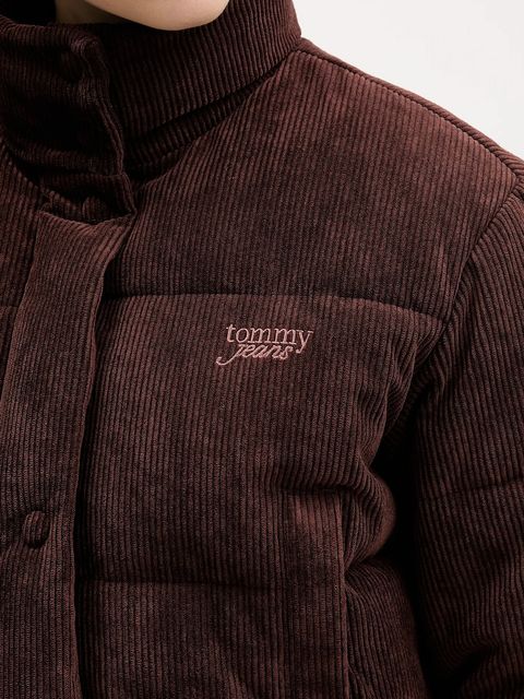 Tommy Jeans kurtka kolor brązowy zimowa oversize DW0DW21658