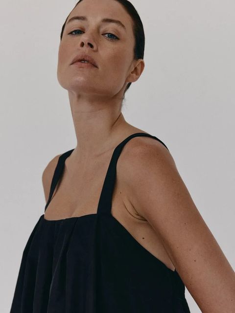 MUUV. sukienka JELLE kolor czarny mini oversize