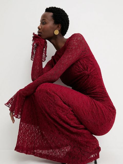 Answear.LAB sukienka kolor bordowy maxi dopasowana