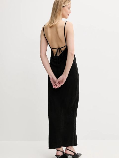 Answear.LAB sukienka kolor czarny maxi dopasowana