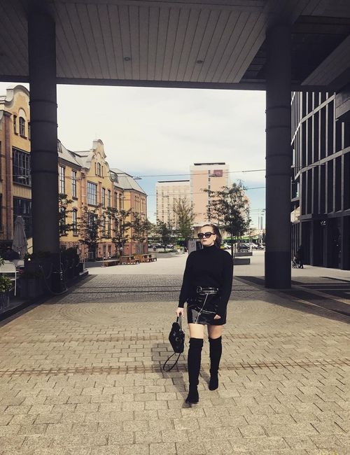 Jak nosić skórzaną / winylową spódnicę?