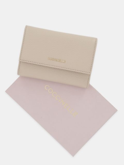 Coccinelle portfel skórzany damski kolor beżowy E2 MW5 11 66 01