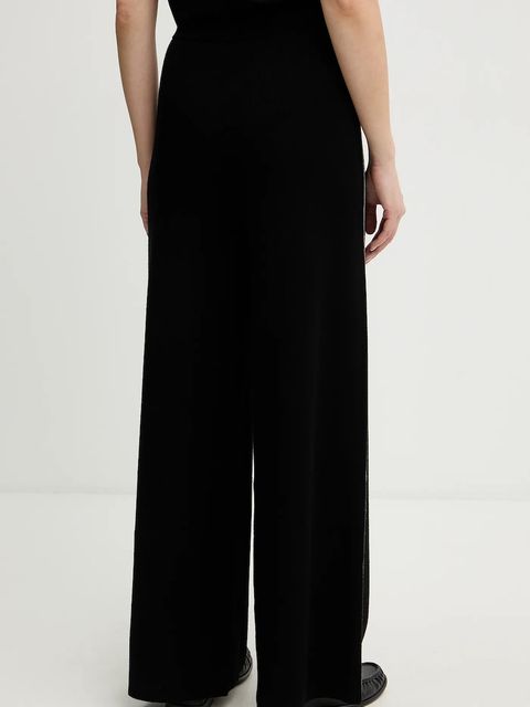 United Colors of Benetton spodnie dresowe damskie kolor czarny z aplikacją 17Q3DF013