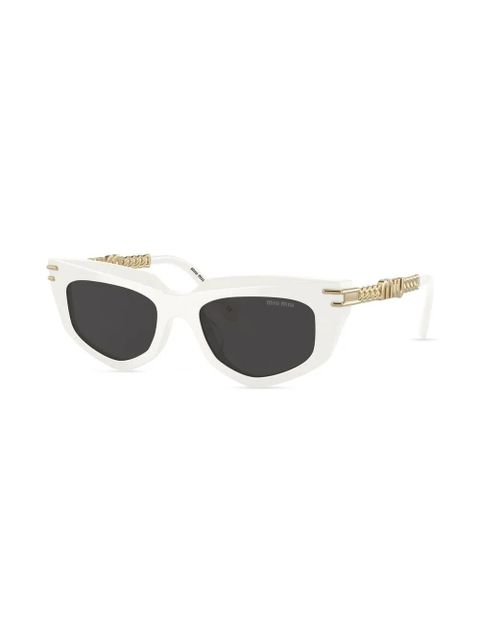 Miu Miu Eyewear chain-embellished cat-eye sunglasses - White - zdjęcie produktu nr 2