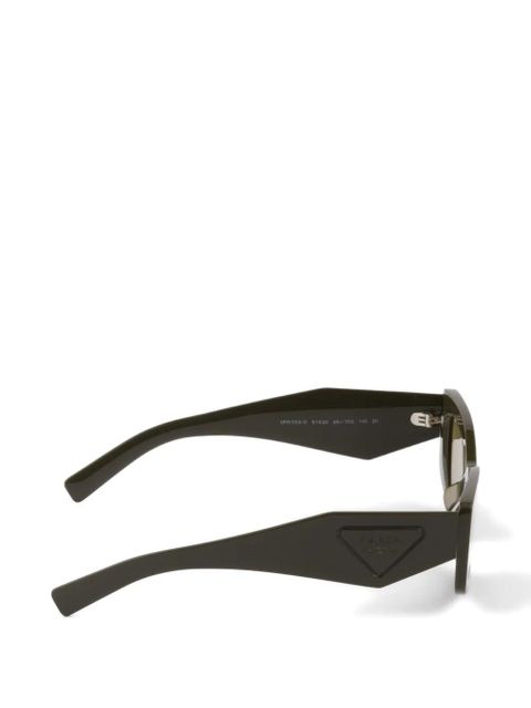 Prada Eyewear sunglasses with triangle logo - Green