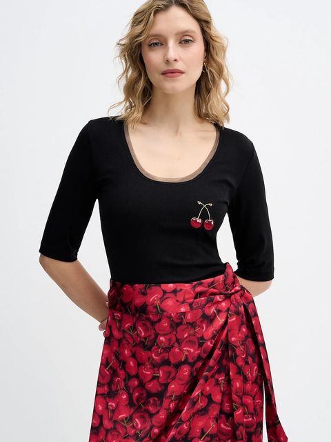 Never Fully Dressed t-shirt Cherry Teddy damski kolor czarny NFDTO2102 - zdjęcie produktu nr 1