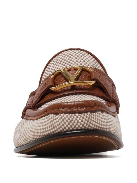 Valentino Garavani logo loafers - Neutrals