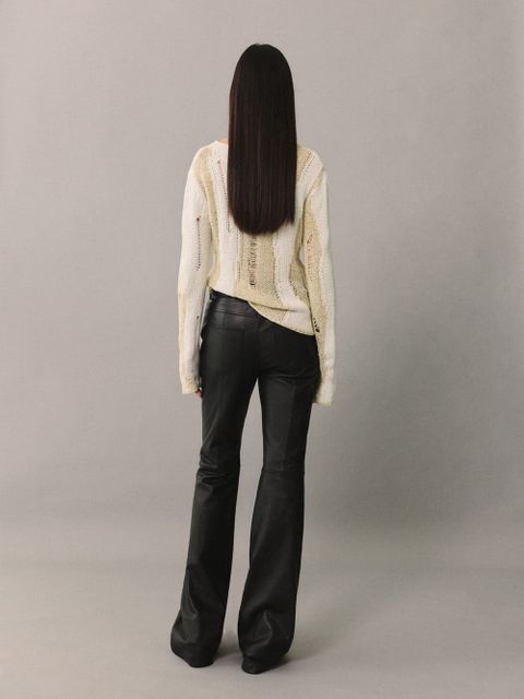 Sweter z ażurowej dzianiny