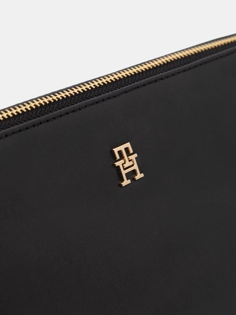 Tommy Hilfiger kosmetyczka kolor czarny AW0AW18297