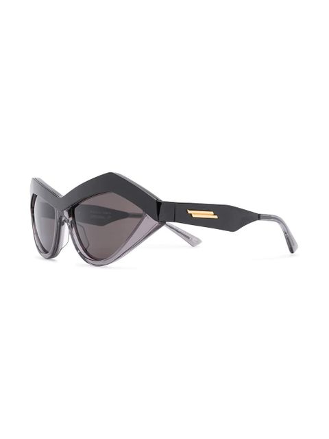 Bottega Veneta Eyewear angular cat-eye sunglasses - Black
