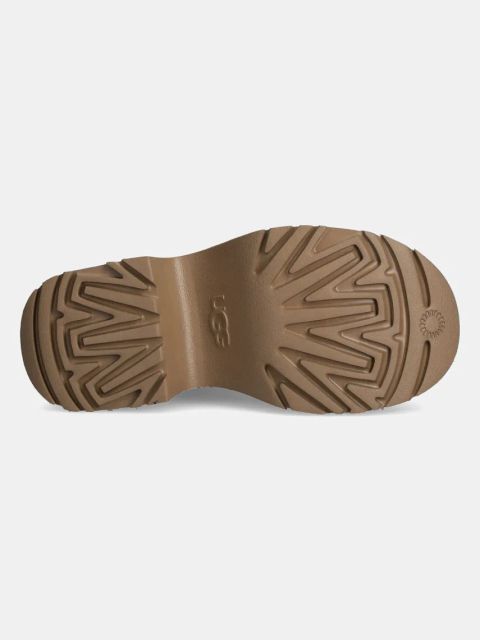 UGG śniegowce zamszowe Classic Short New Heights damskie kolor brązowy na platformie ocieplone 1158310-CHE