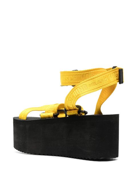 Moschino logo-strap flatform sandals - Yellow