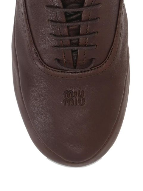 Miu Miu logo lettering lace-up sneakers - Brown